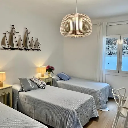 Seaport Llanca Appartement Buitenkant foto